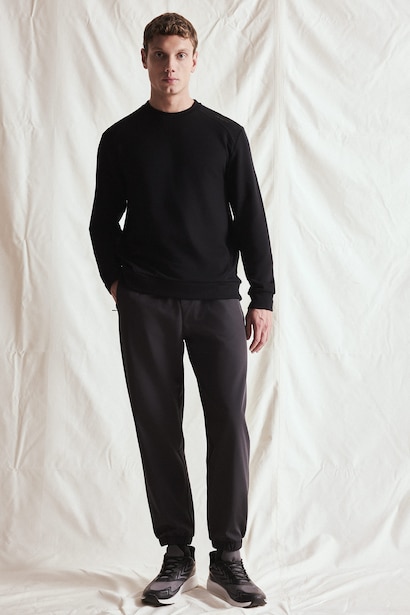 Standard Fit Woven Jogger