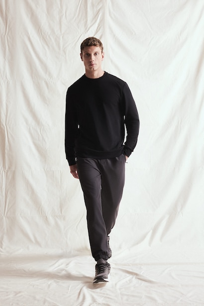 Standard Fit Woven Jogger