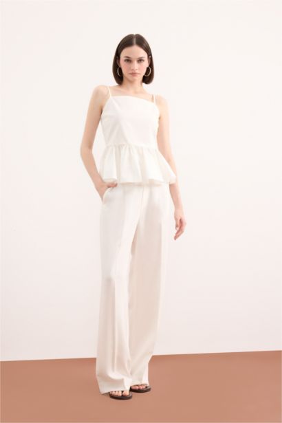 Fitted Volanlı Poplin Askılı Beyaz Bluz