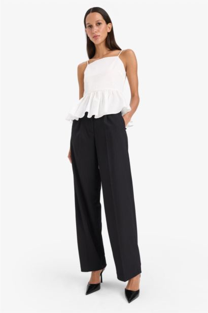 Fitted Volanlı Poplin Askılı Beyaz Bluz