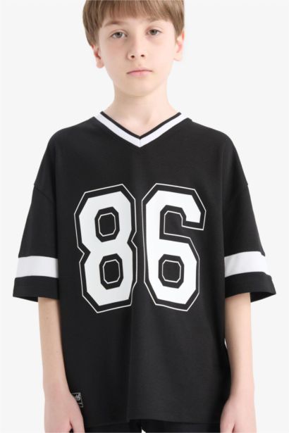 Boy Oversize Fit V Neck Printed T-Shirt
