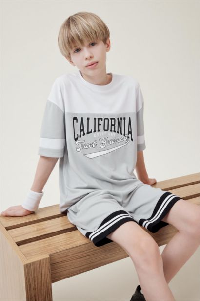 Boy Oversize Fit Crew Neck Printed Color Block T-Shirt