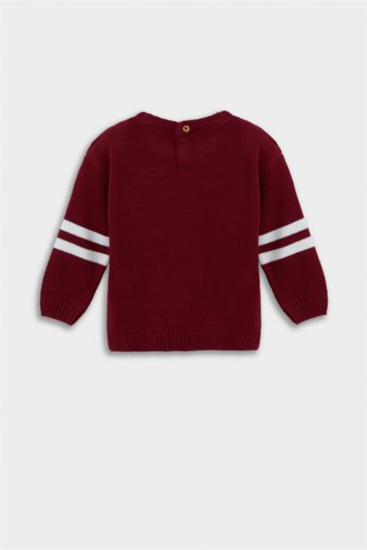 بلوفر بطبعة شعار قصة عادية بياقة مستديرة