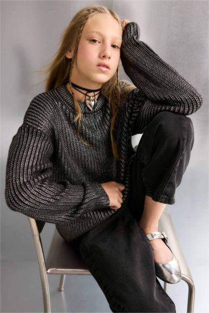 Girl Regular Fit Crew Neck Pullover