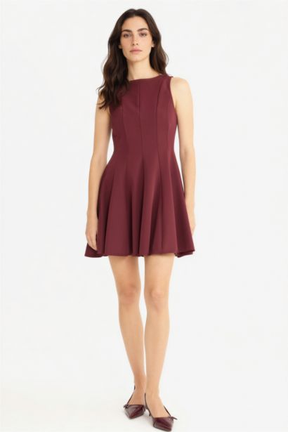 Kayık Yaka Kolsuz Mini Elbise