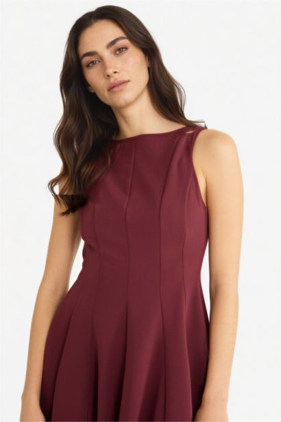 Kayık Yaka Kolsuz Mini Elbise