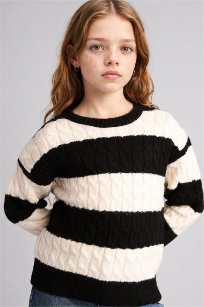 بلوفر قصة عادية