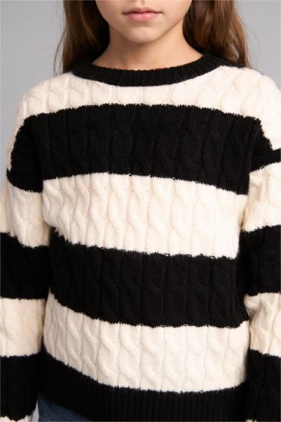 بلوفر قصة عادية