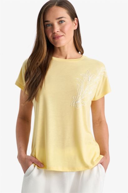 T-shirt basique à col rond et manches courtes