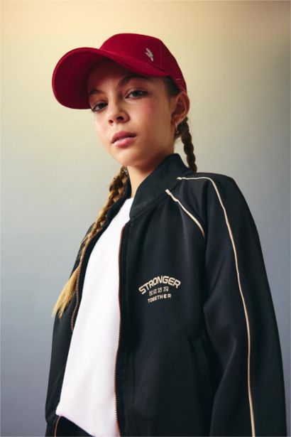 جاكيت رياضي بناتي بطبعة شعار قماش سكوبا قصة مريحة