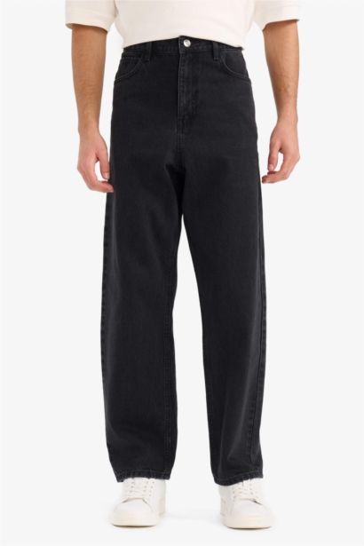 Baggy Fit Wide Leg Jeans