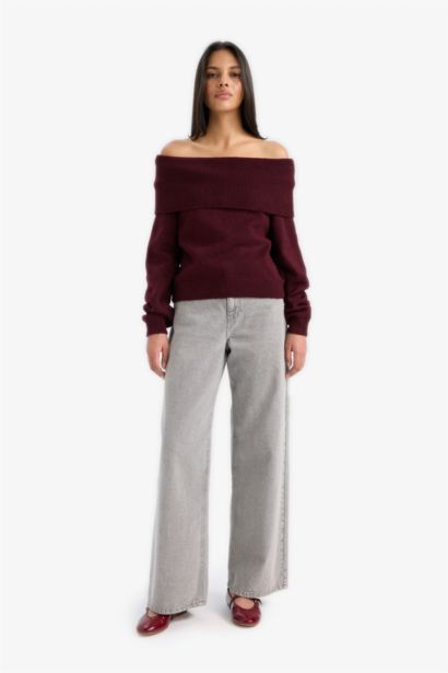 بلوفر قصة عادية بكتف مكشوف