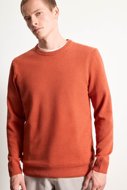 بلوفر تريكو قصة عادية برقبة مستديرة