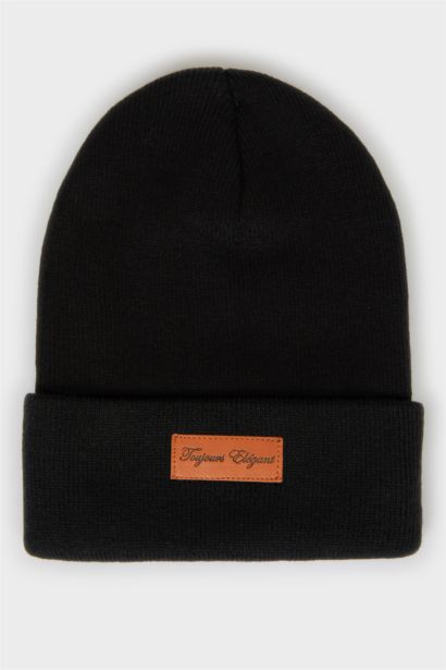 Kadın Dokuma Etiketli Bere