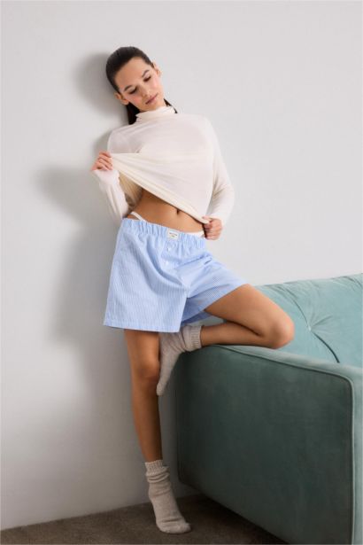 Top basique en modal à col roulé et manches longues de Fall in Love