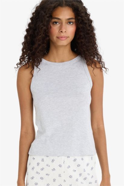 تانك توب بيزك سادة من Fall in Love