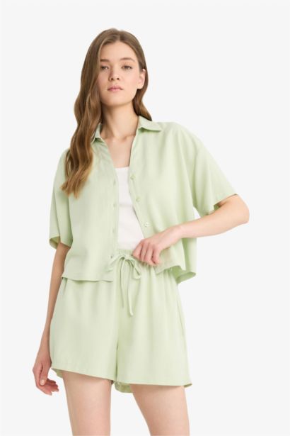 شورت قصير بخصر عادي من مزيج الكتان