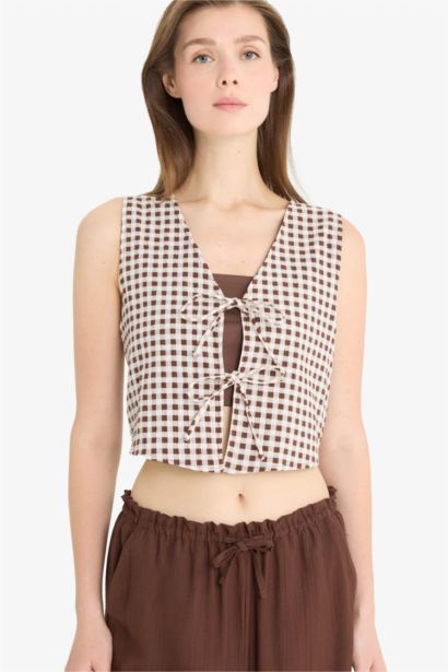 Slim Fit V-Neck Floral Short Sleeve Blouse