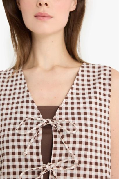 Slim Fit V-Neck Floral Short Sleeve Blouse