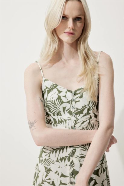 V Yaka Çiçek Desenli Maroken Askılı Midi Yazlık Elbise