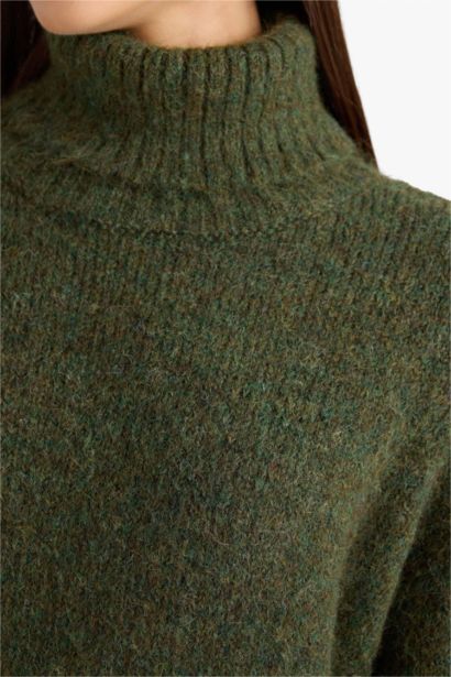 Yün Karışımlı Balıkçı Yaka Oversize Fit Triko Kazak