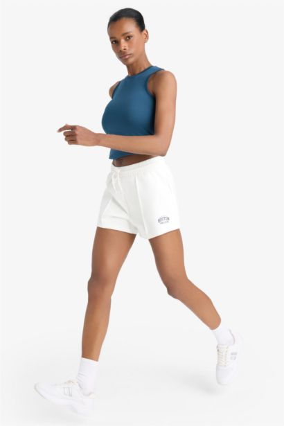 شورت رياضي قصير من DeFactoFit