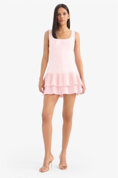 Kare Yaka Pileli Askılı Mini Yazlık Elbise