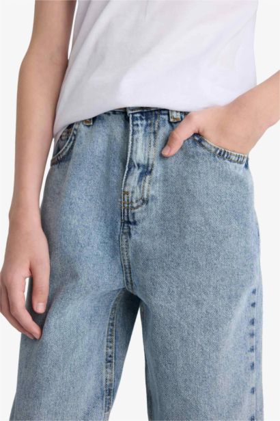 Boy Loose Fit Straight Leg Jeans