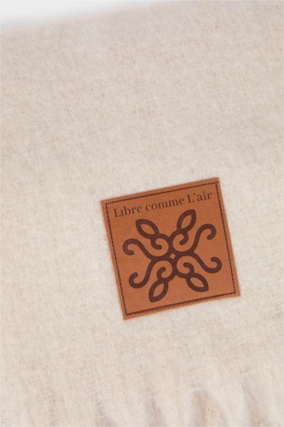 Woman Woven Label Scarf