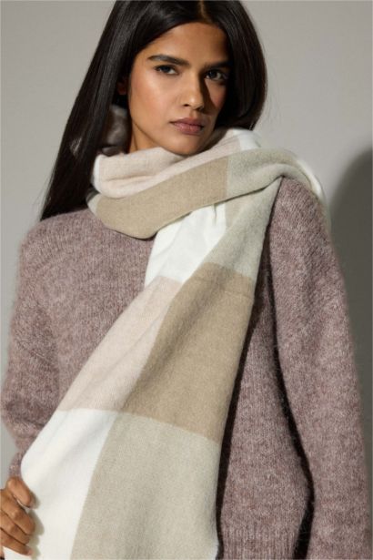 سكارف نسائي