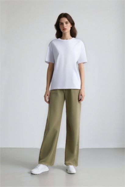 Oversize Geniş Kalıp Bisiklet Yaka Basic Düz Kısa Kollu Beyaz Tişört