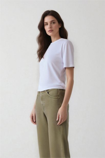 Oversize Geniş Kalıp Bisiklet Yaka Basic Düz Kısa Kollu Beyaz Tişört