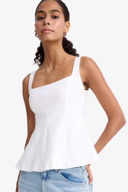 Slim Fit Crew Neck Sleeveless Blouse