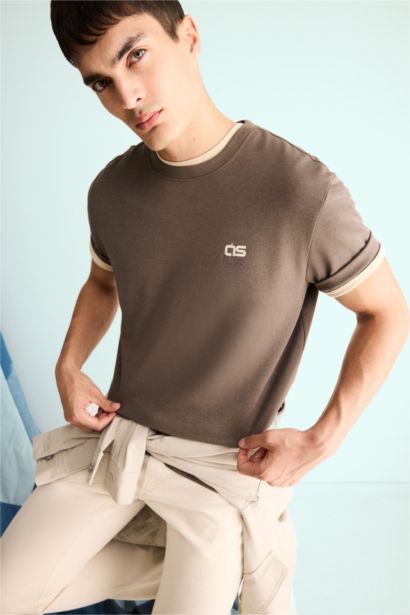 Regular Fit Crew Neck Slogan Pattern Short Sleeve T-Shirt