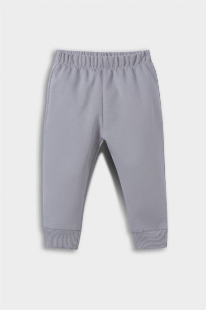 طقم بيبي اولادي تيشيرت وسويت بانتس بطبعة شعار قصة عادية - قطعتين