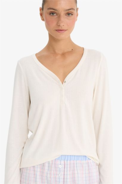 Regular Fit V-Neck Knitted Tops