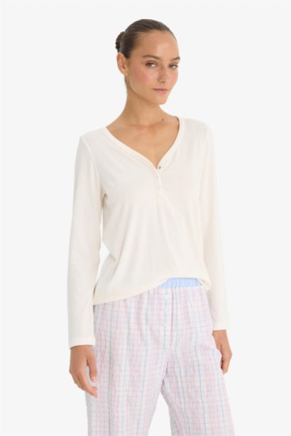 Regular Fit V-Neck Knitted Tops