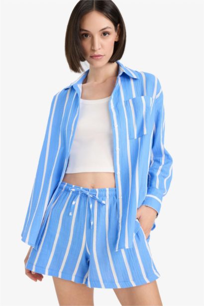 A Kesim Çizgili Normal Bel Cepli Müslin Şort