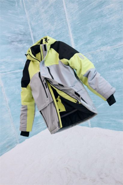 جاكيت تزلج مقاوم للماء قصة عادية بغطاء للرأس