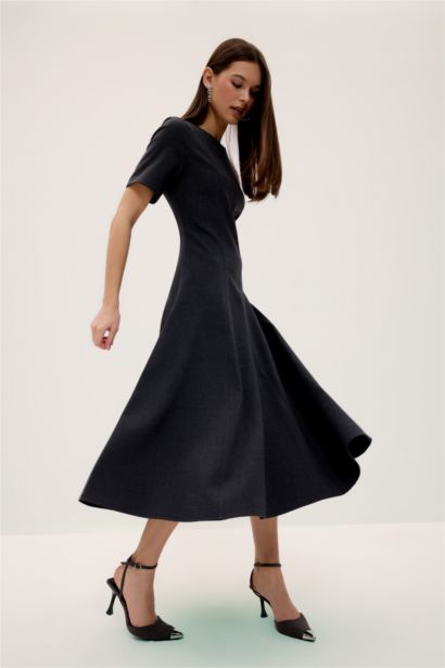 Basıc Midi Yazlık Elbise