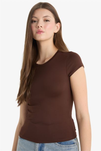 Fitted Crew Neck Short Sleeve T-Shirt