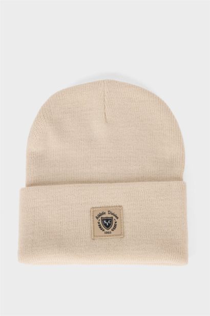 Man Woven Labeled Knit Beanie