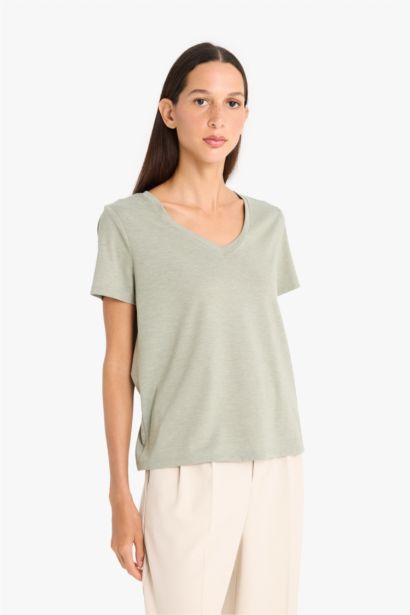 Regular Fıt V Yaka Basıc Düz Kısa Kollu Tişört