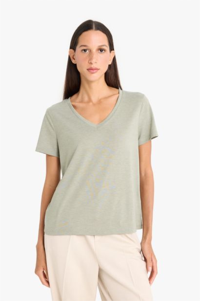 Regular Fıt V Yaka Basıc Düz Kısa Kollu Tişört