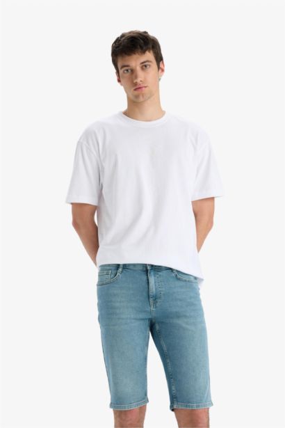 Short en jean à coupe slim