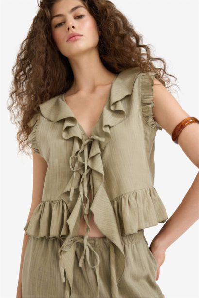 بلوزة كت مكشكش قصة عادية