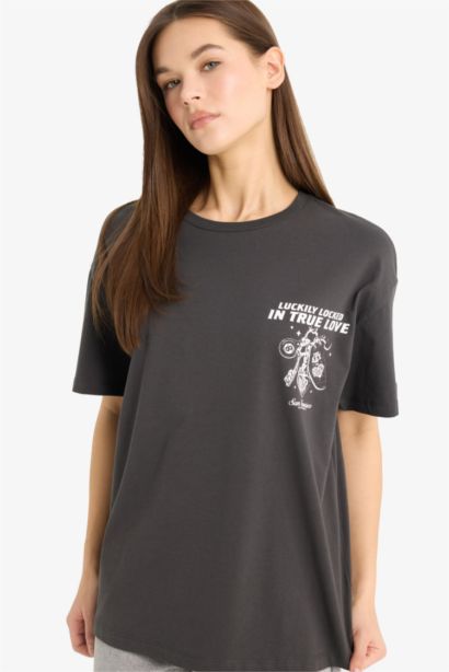 تيشيرت نص ردن اوفرسايز مطبوع قصة عادية بياخة مستديرة