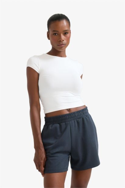 شورت كابري قصة عادية من DeFactoFit