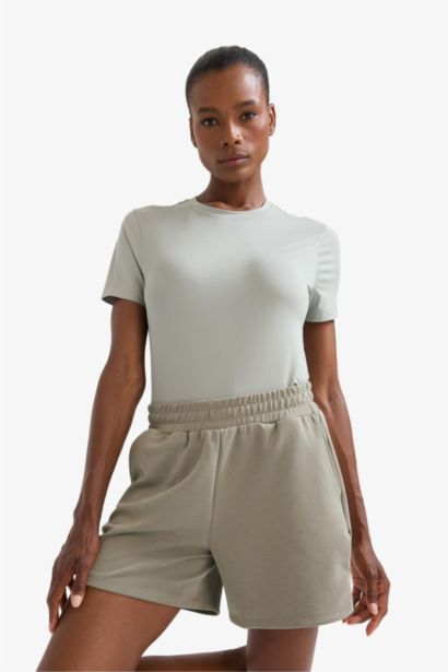 شورت رياضي قصير قصة عادية من DeFactoFit