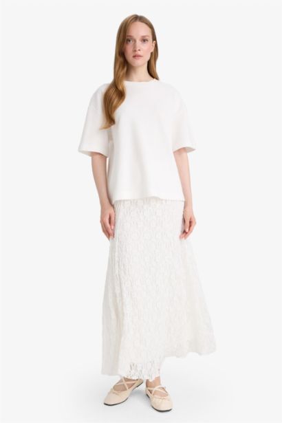 تنورة طويلة دانتيل